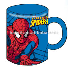 Caneca de café da promoção com decalque do homem-aranha